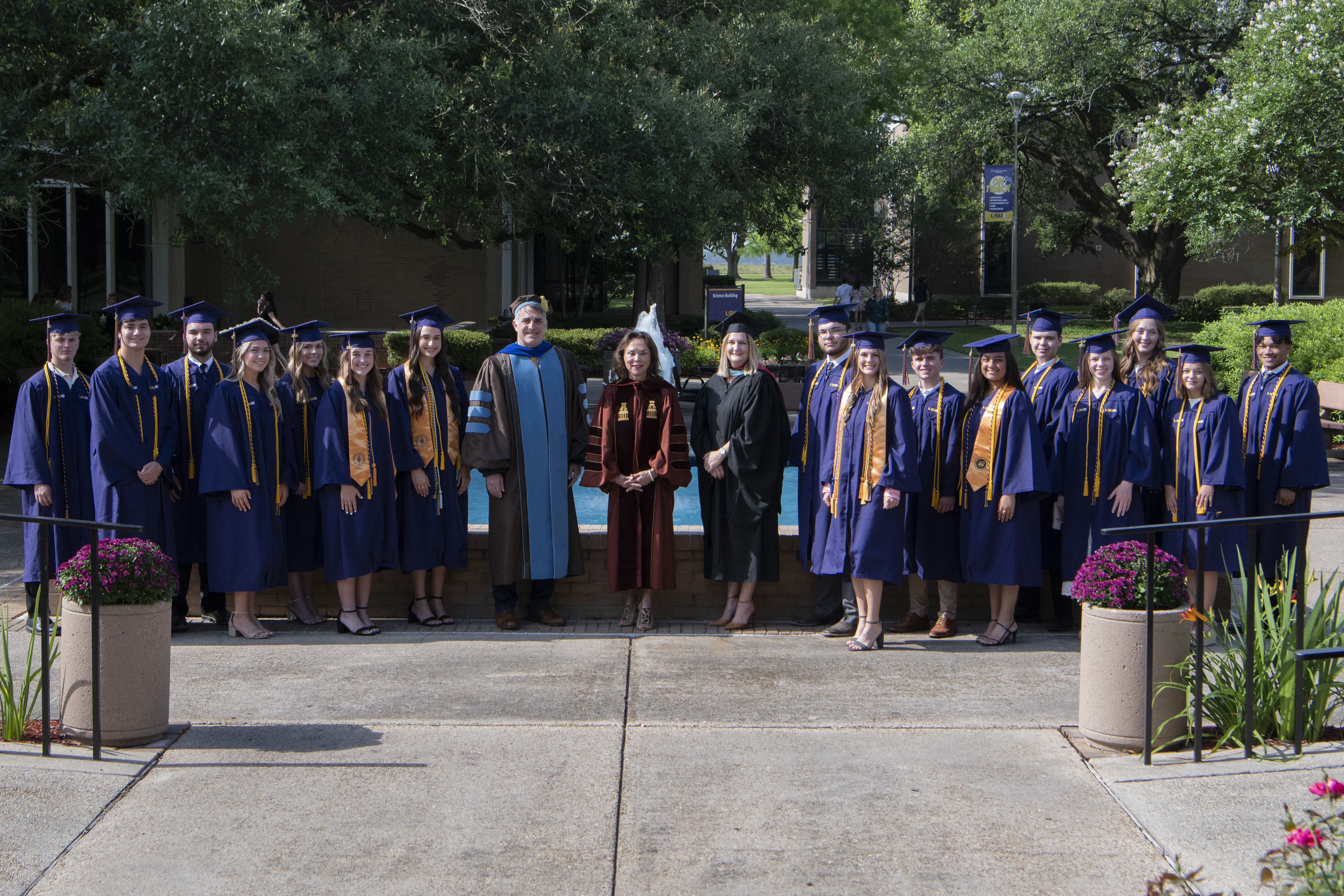LSUE Spring 25 Summa Grads Academy
