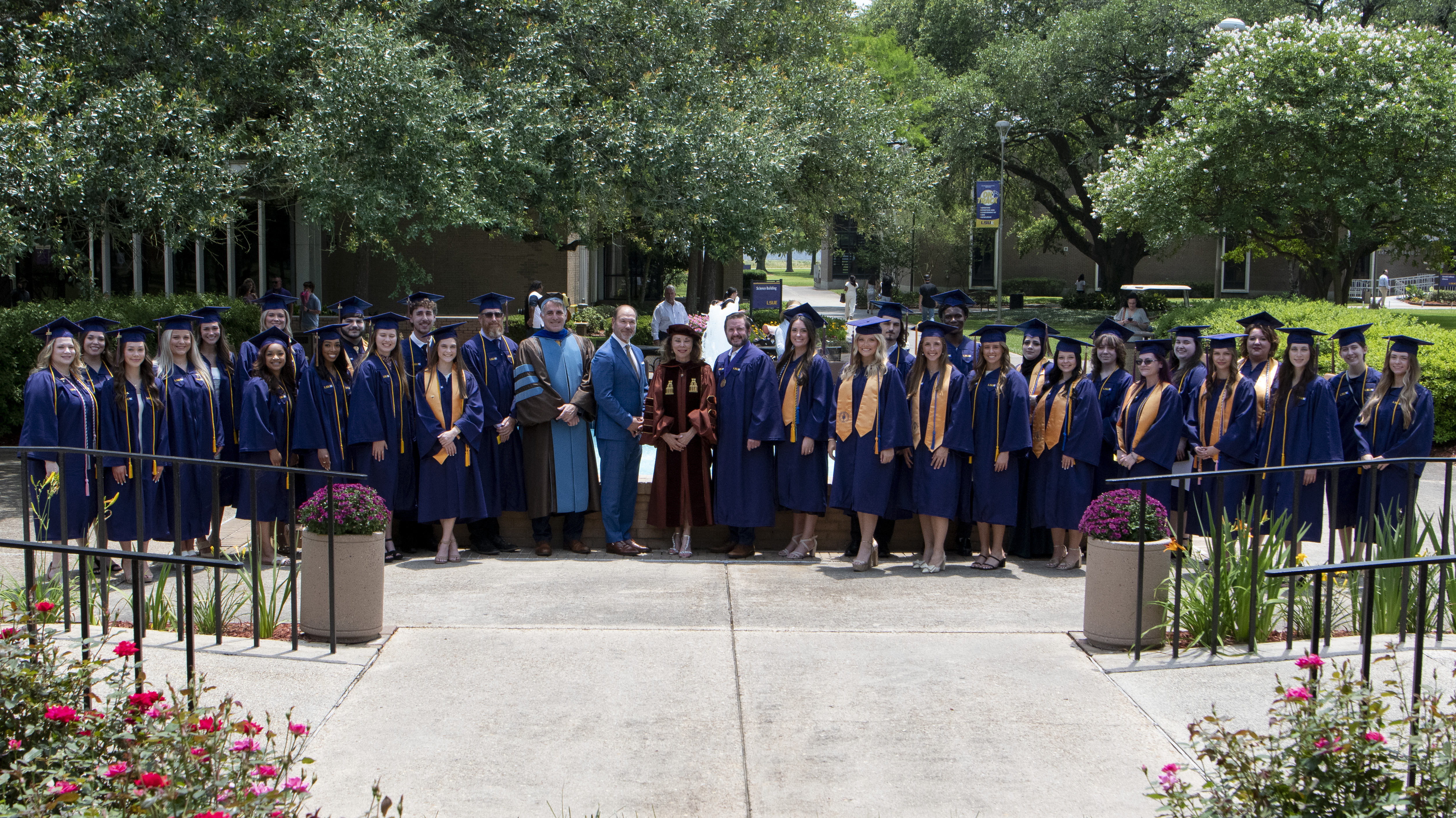LSUE Spring 25 Magna Grads