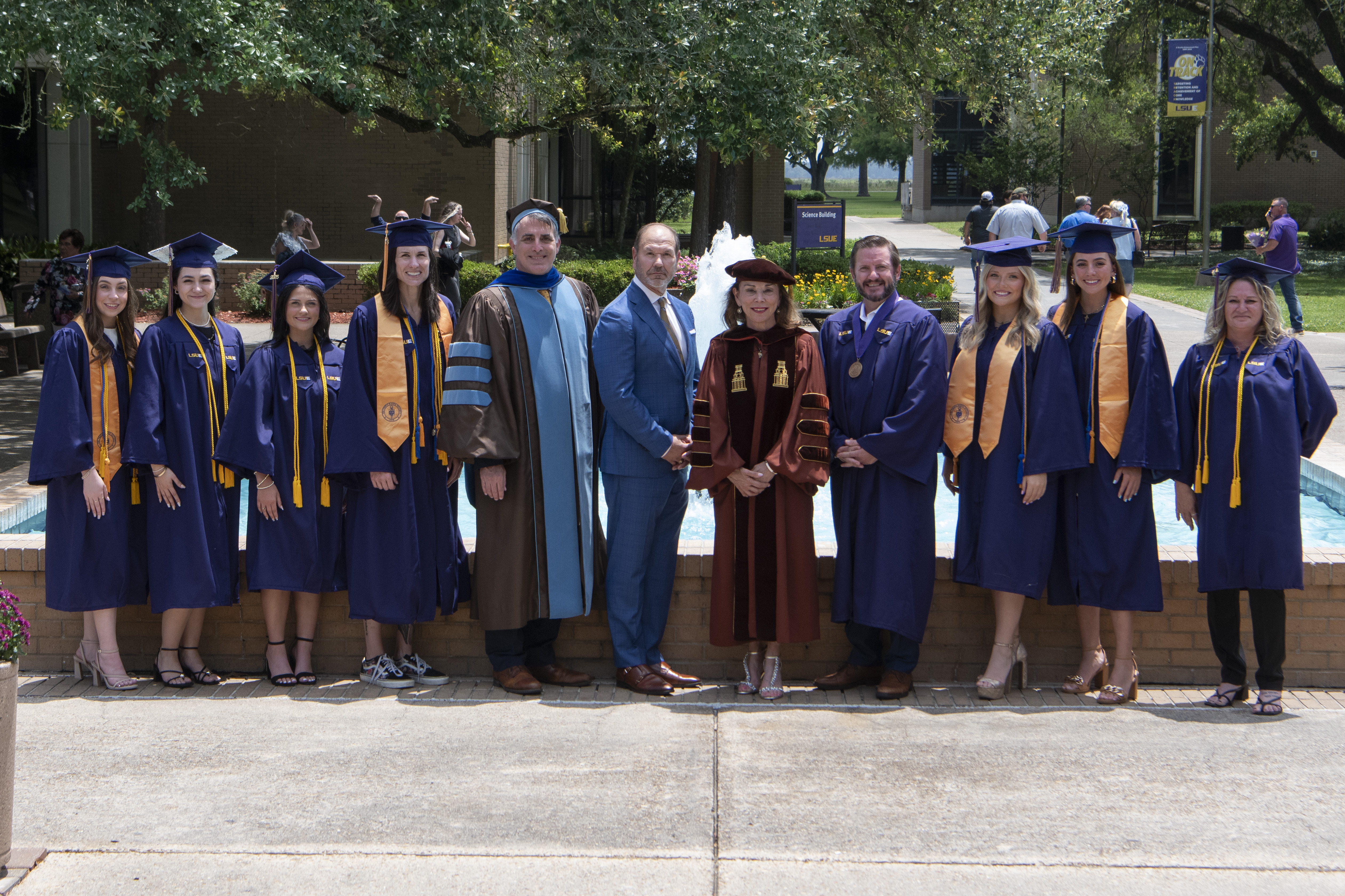 LSUE Spring Grads Summa